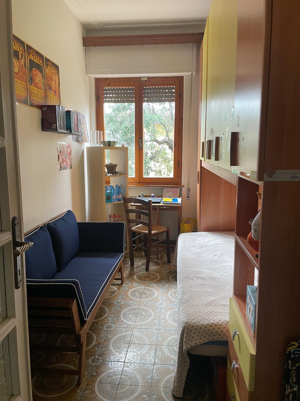 Immagine 11 di Appartamento in vendita  a Camaiore