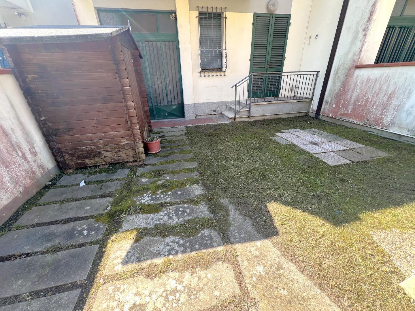 Immagine 18 di Villetta a schiera in vendita  a Cascina