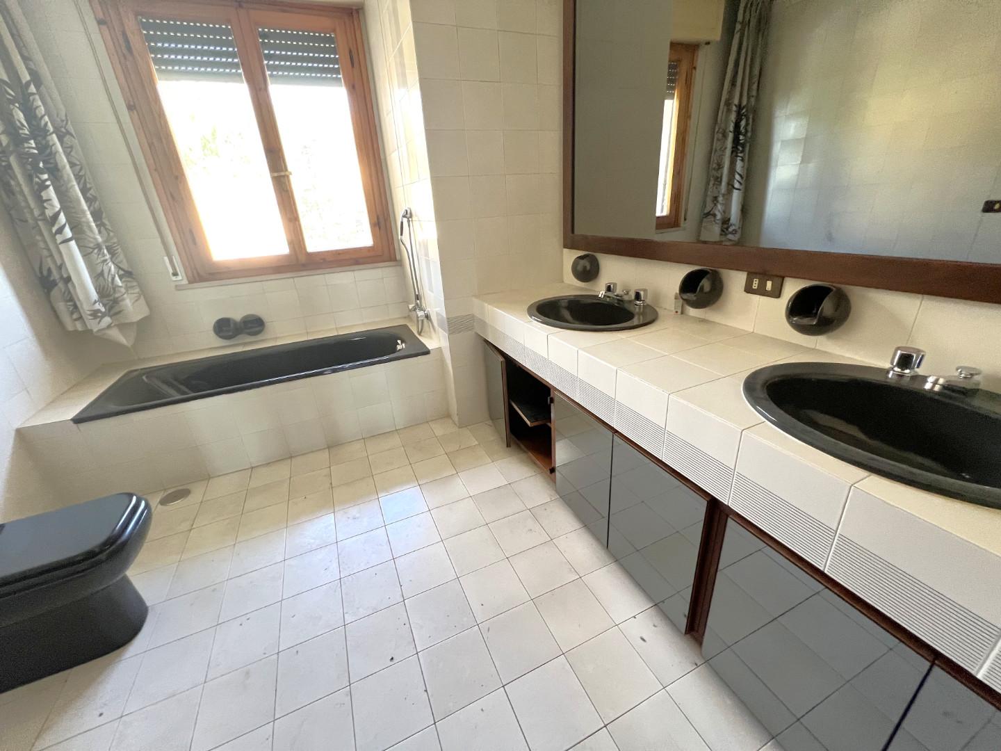 Immagine 15 di Villetta a schiera in vendita  a Cascina