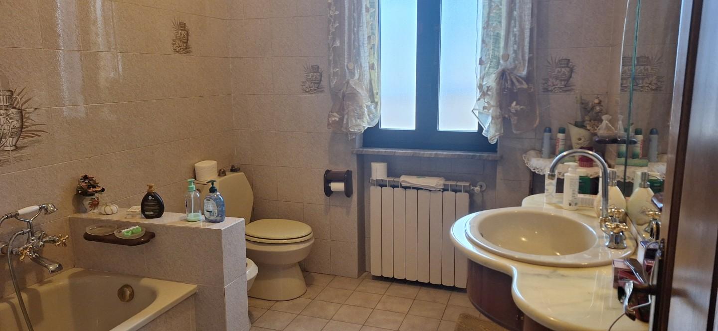 Immagine 14 di Villa in vendita  a Coreglia Antelminelli