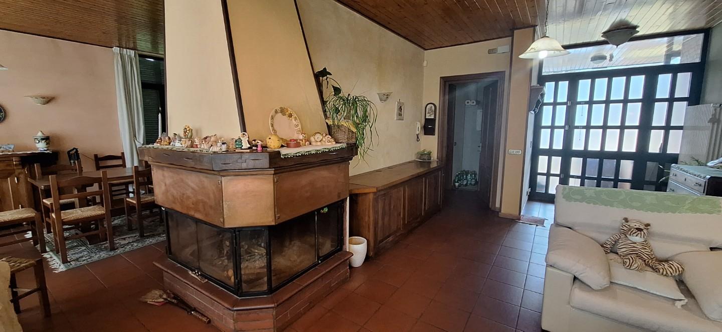 Immagine 3 di Villa in vendita  a Coreglia Antelminelli