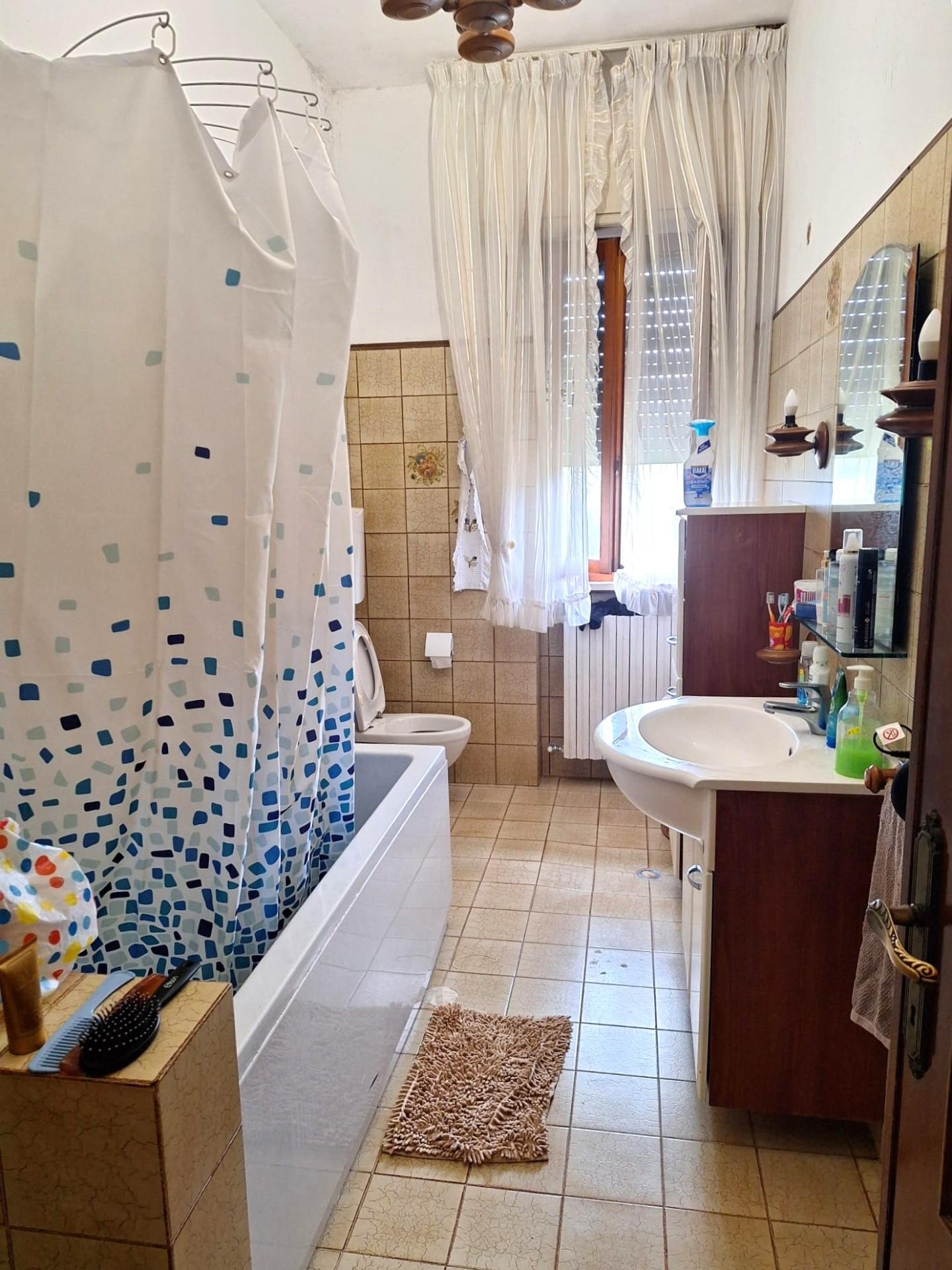 Immagine 16 di Villa in vendita  a Capannori