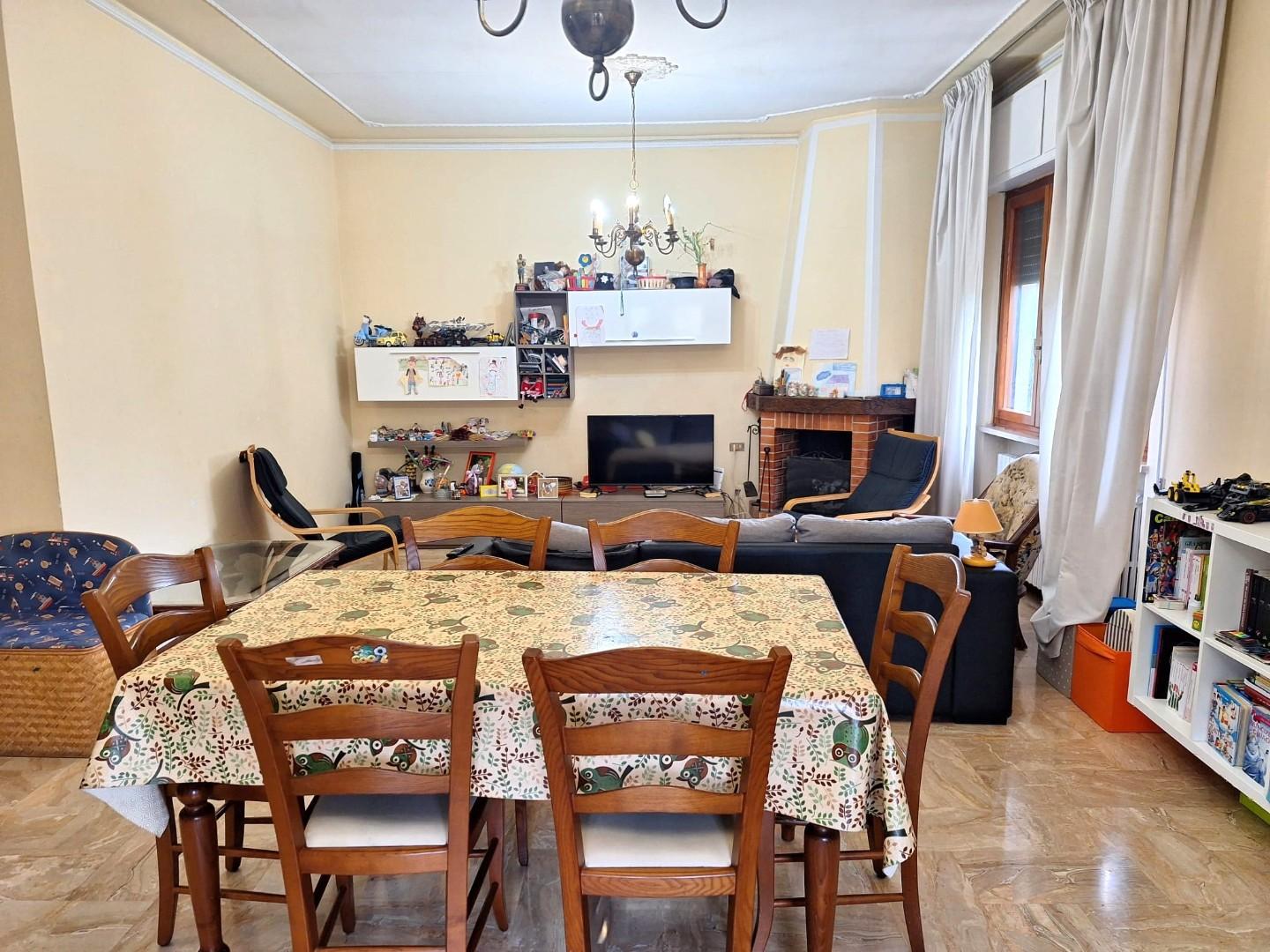 Immagine 33 di Villa in vendita  a Capannori