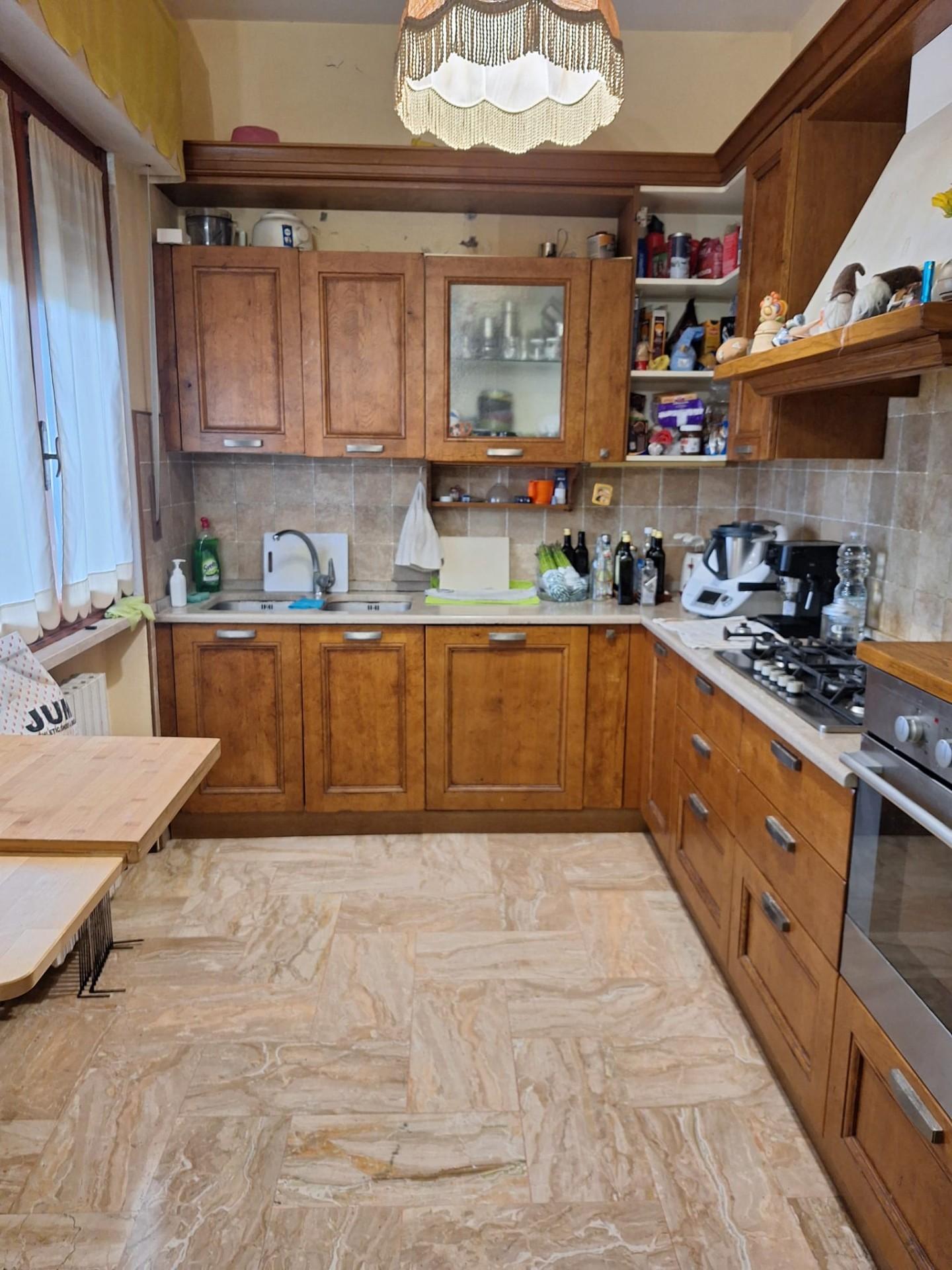 Immagine 28 di Villa in vendita  a Capannori