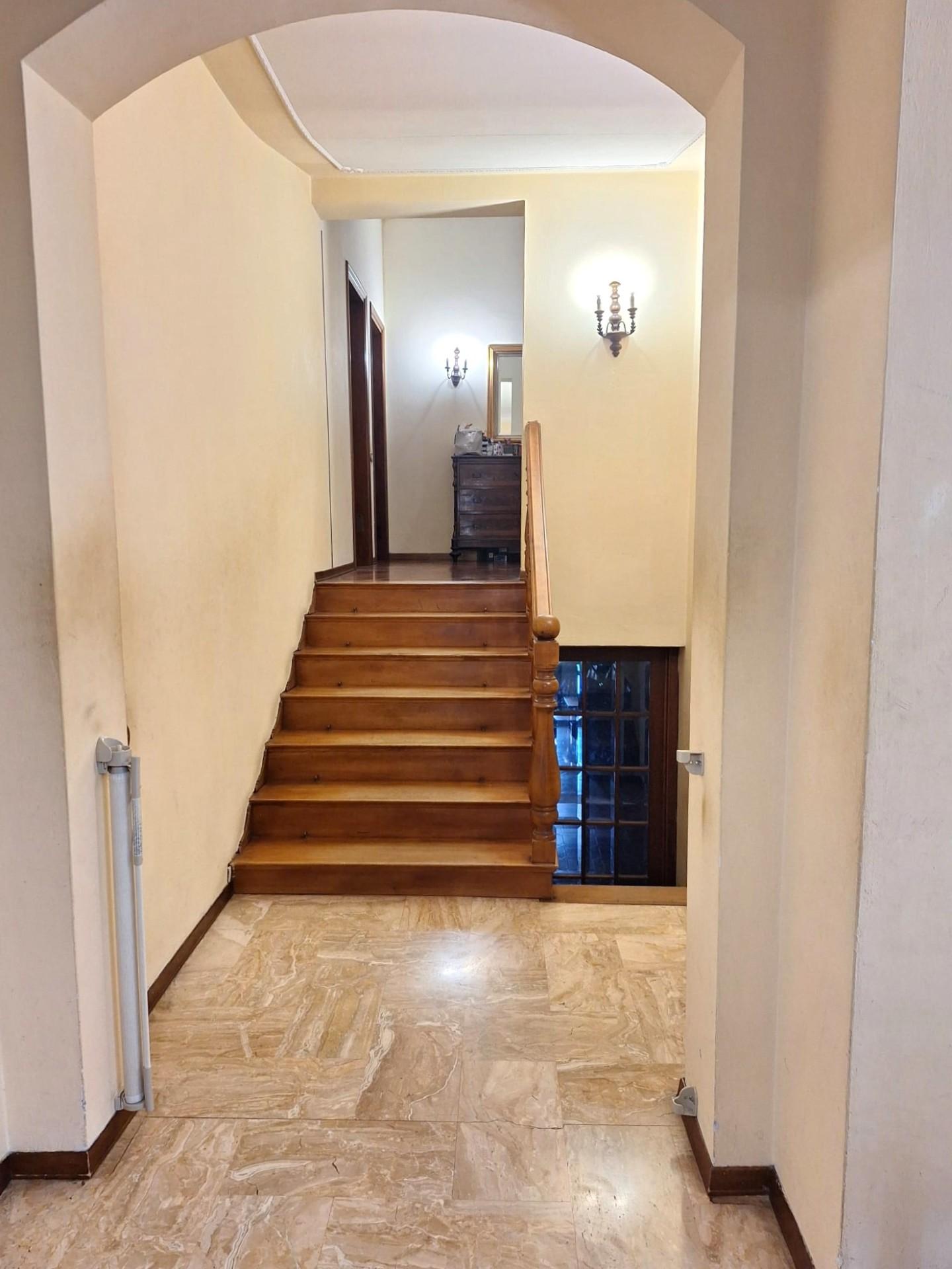 Immagine 30 di Villa in vendita  a Capannori