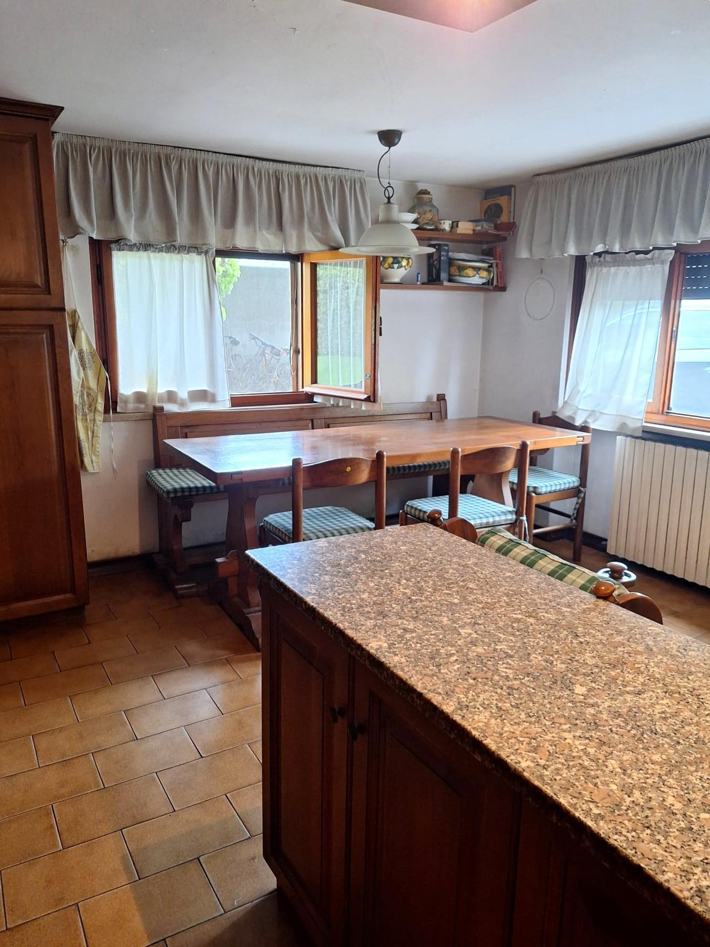 Immagine 9 di Villa in vendita  a Capannori