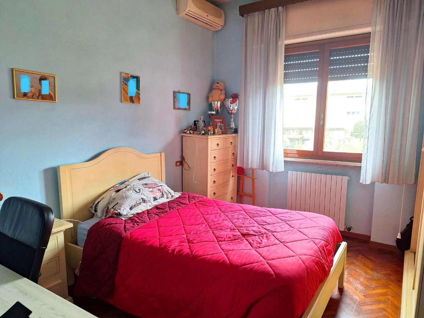 Immagine 24 di Villa in vendita  a Capannori