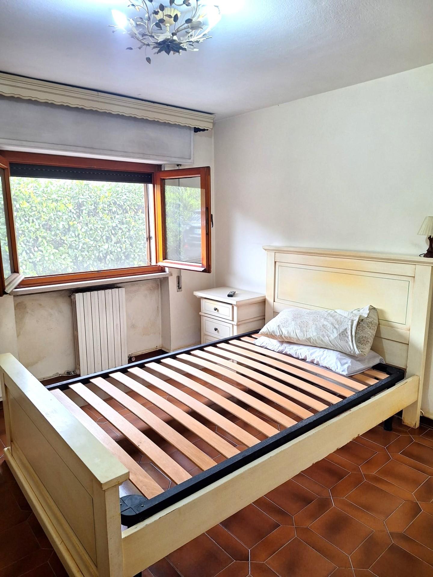 Immagine 11 di Villa in vendita  a Capannori