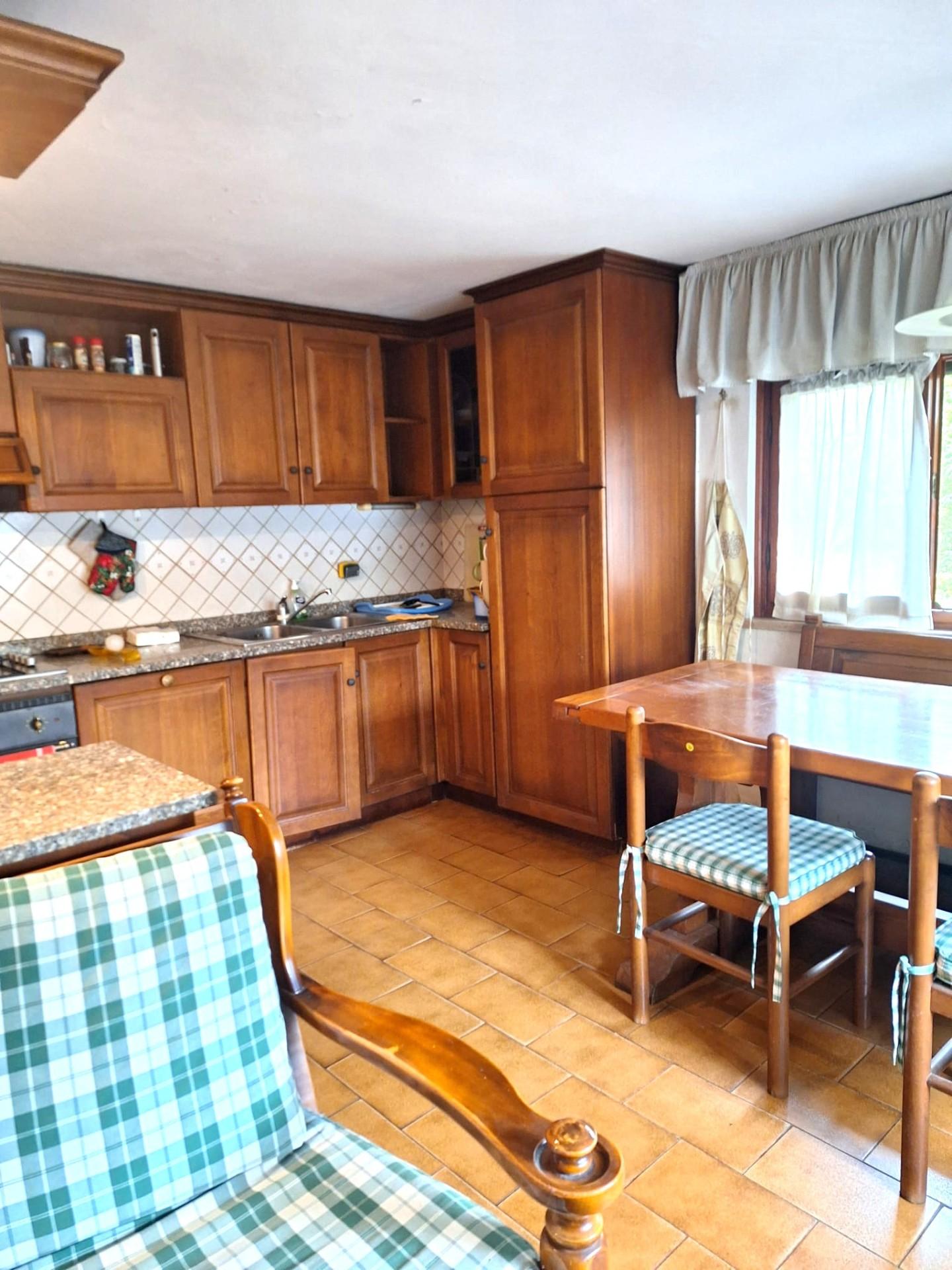 Immagine 7 di Villa in vendita  a Capannori