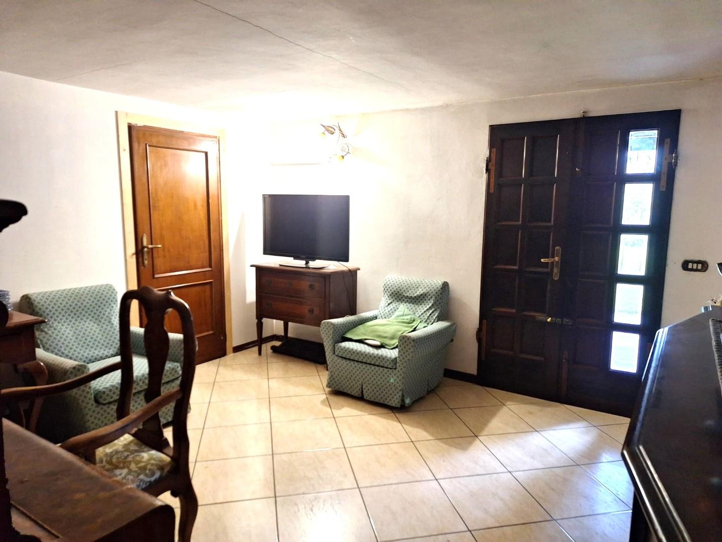 Immagine 20 di Villa in vendita  a Capannori