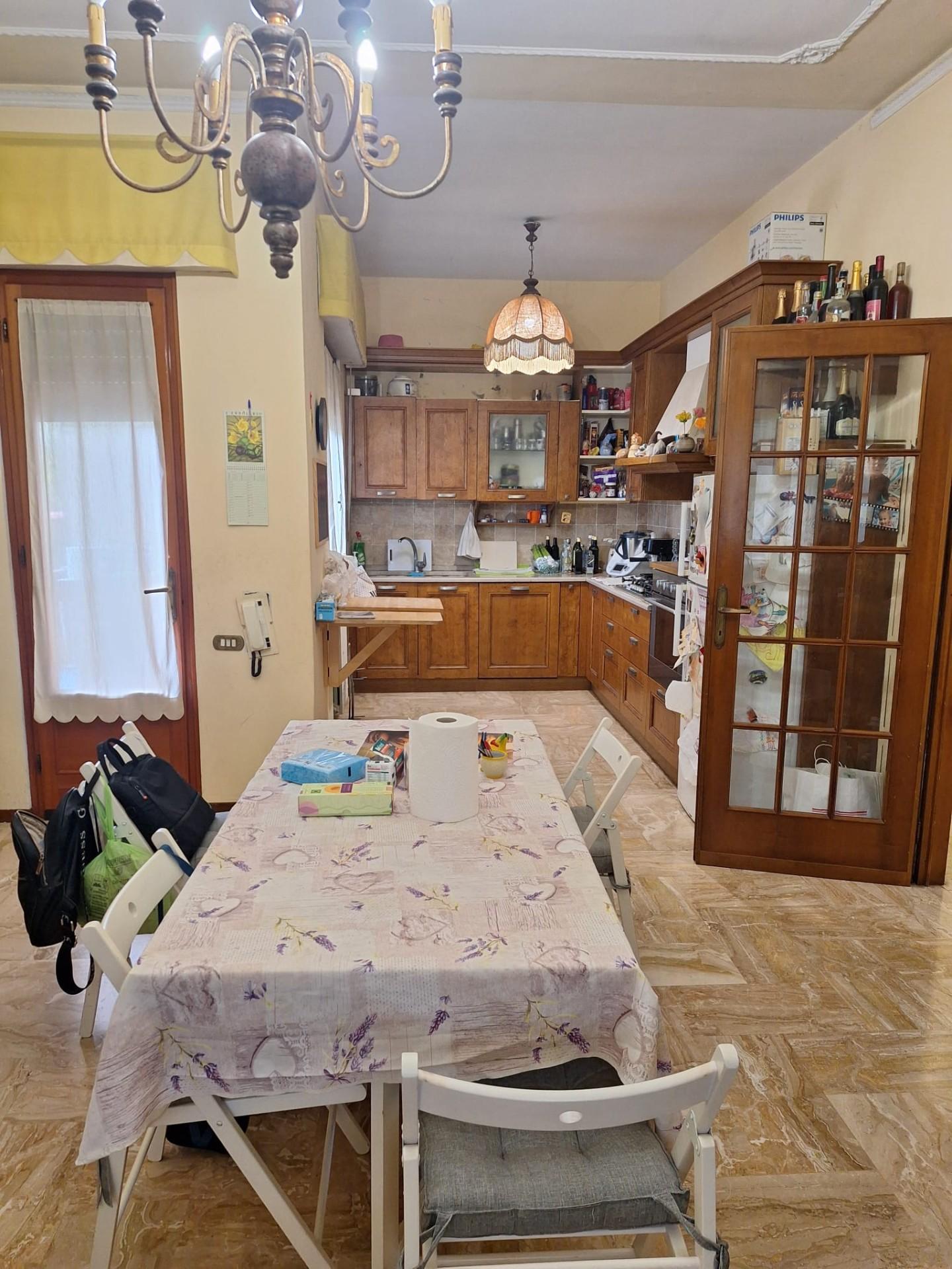 Immagine 32 di Villa in vendita  a Capannori