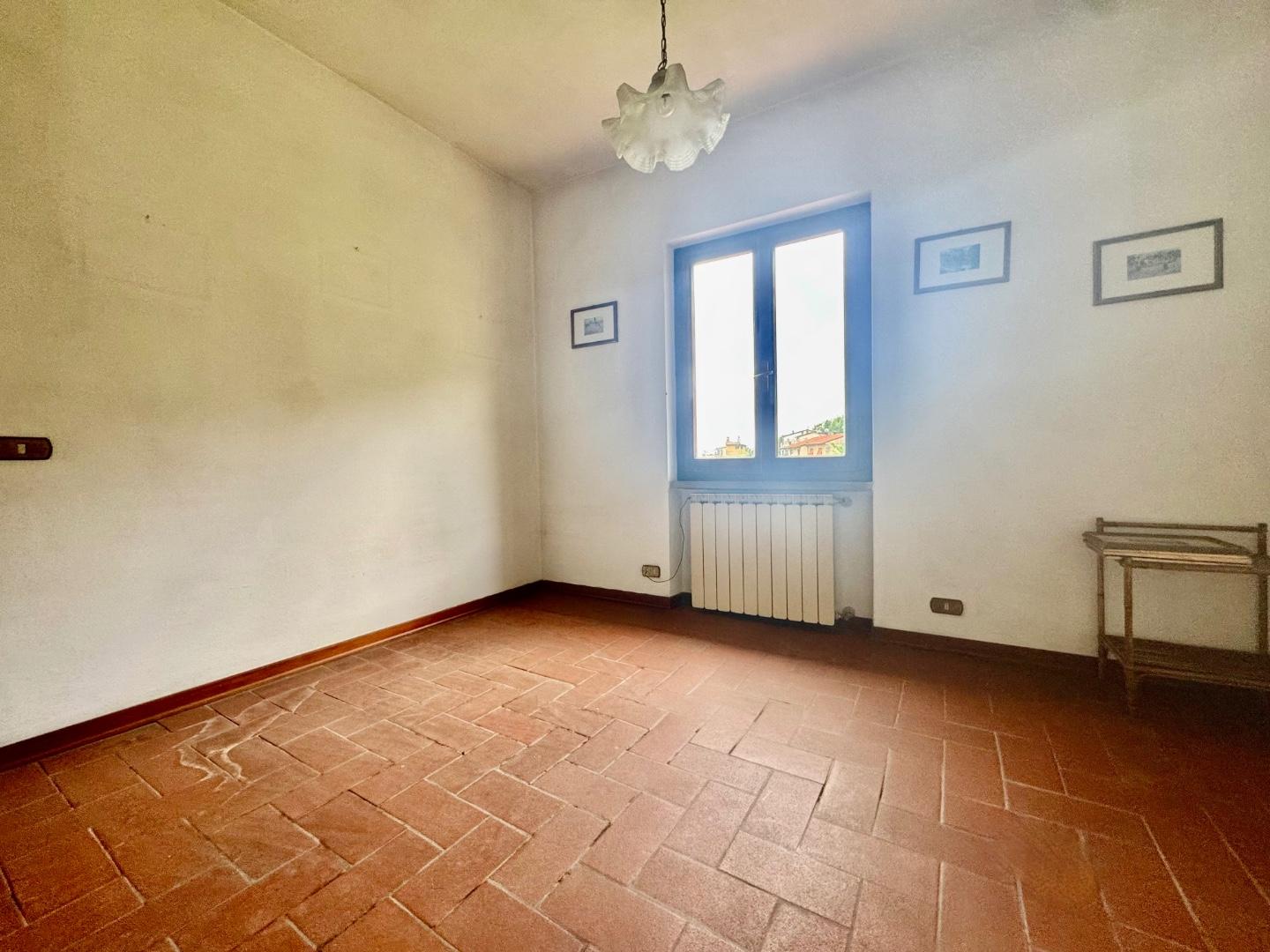 Immagine 16 di Casa bifamiliare in vendita  a Montignoso