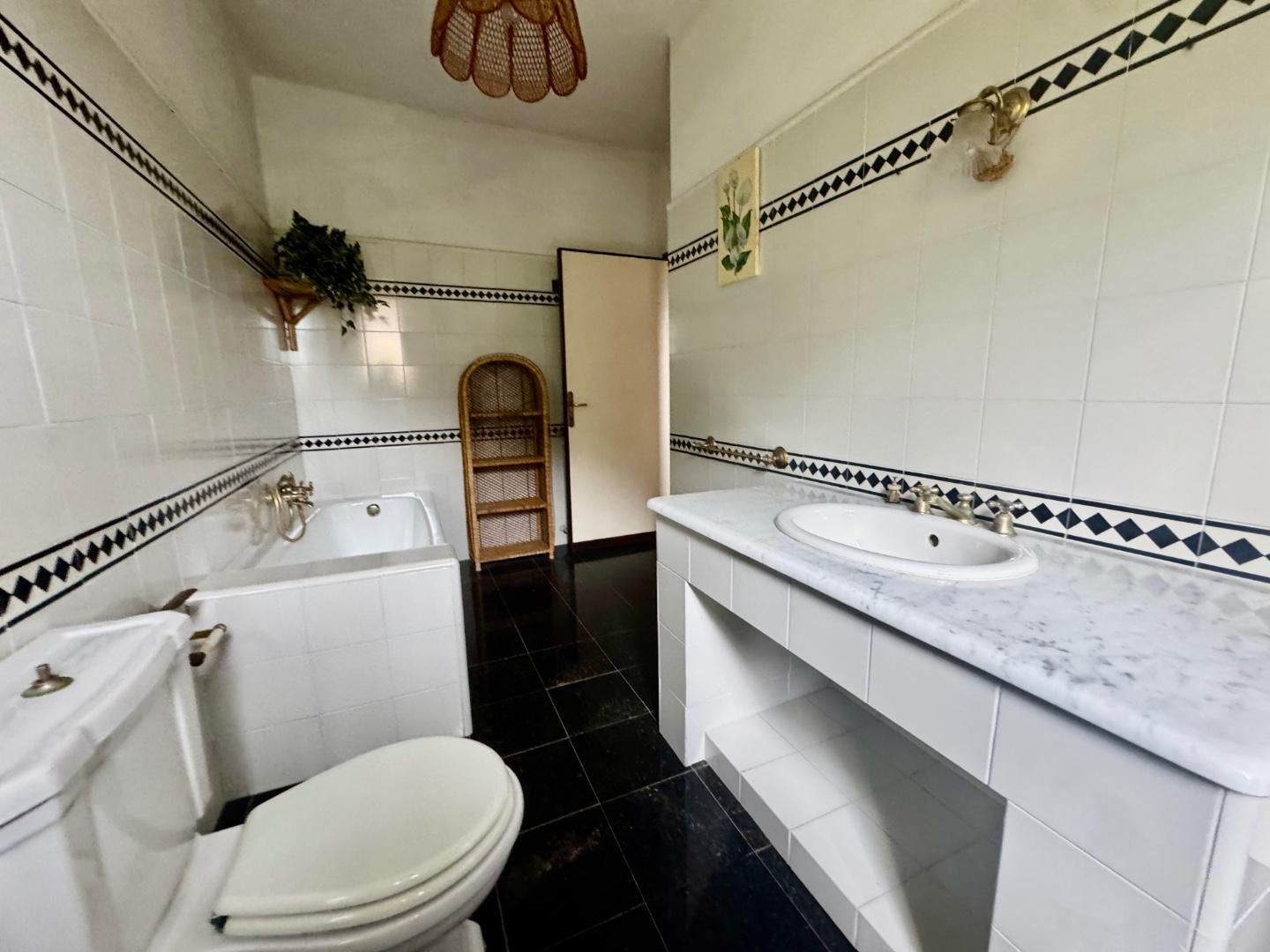 Immagine 27 di Casa bifamiliare in vendita  a Montignoso