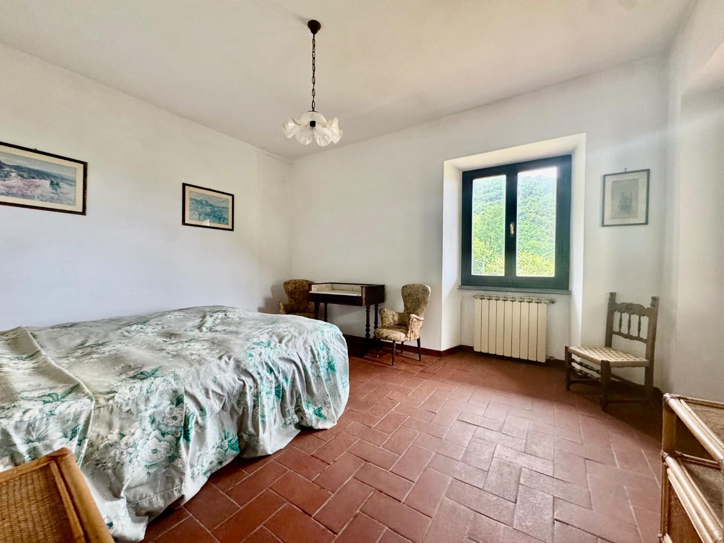 Immagine 32 di Casa bifamiliare in vendita  a Montignoso