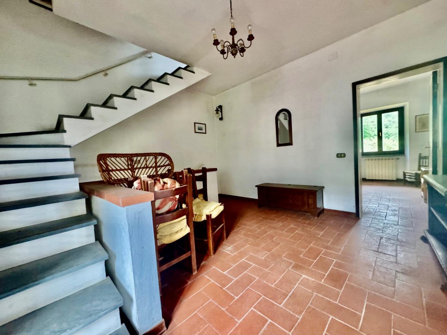 Immagine 7 di Casa bifamiliare in vendita  a Montignoso