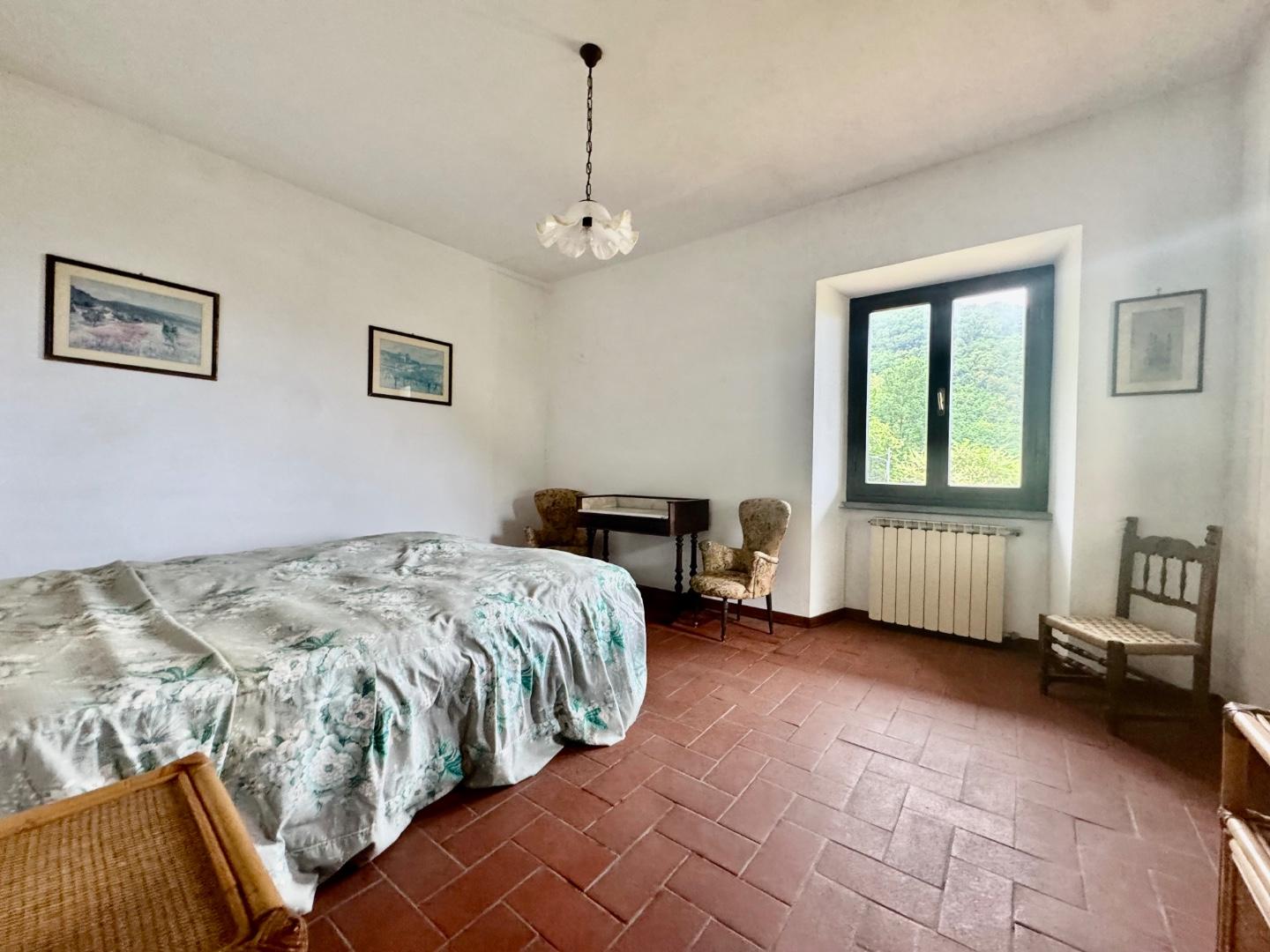 Immagine 31 di Casa bifamiliare in vendita  a Montignoso