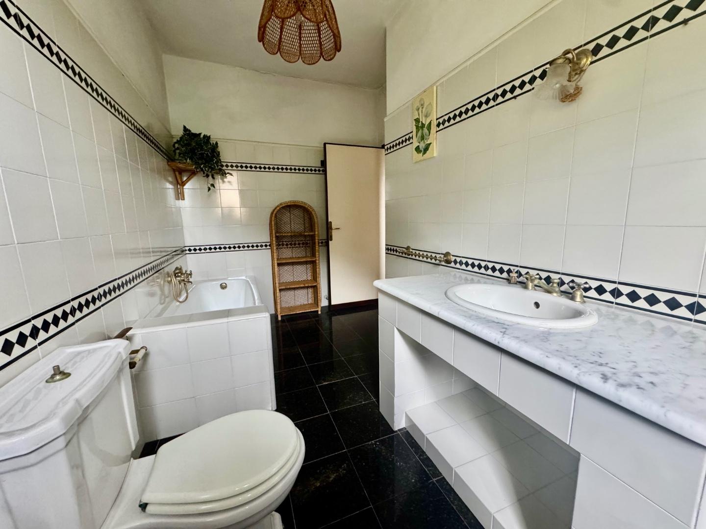 Immagine 28 di Casa bifamiliare in vendita  a Montignoso