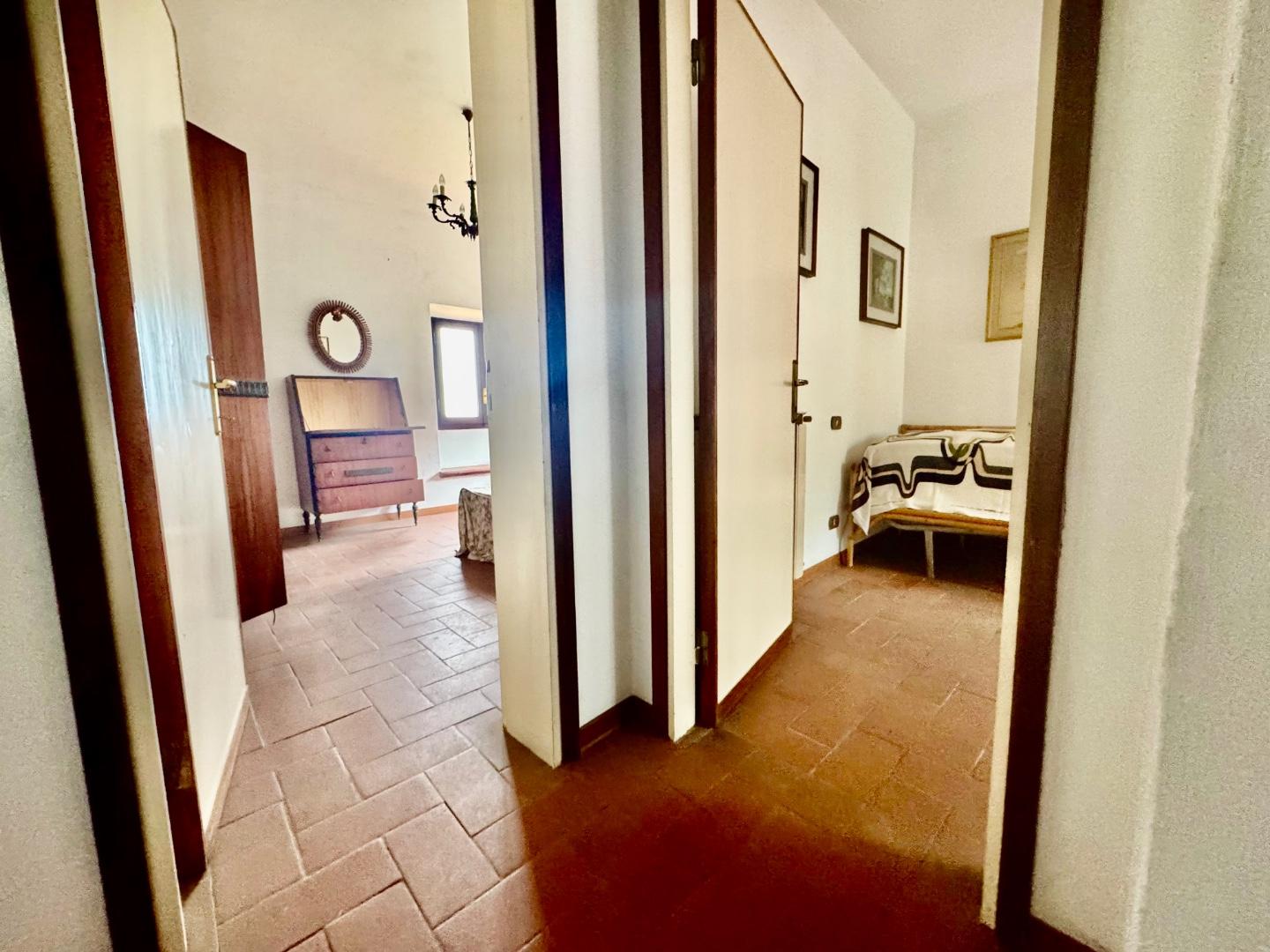 Immagine 19 di Casa bifamiliare in vendita  a Montignoso