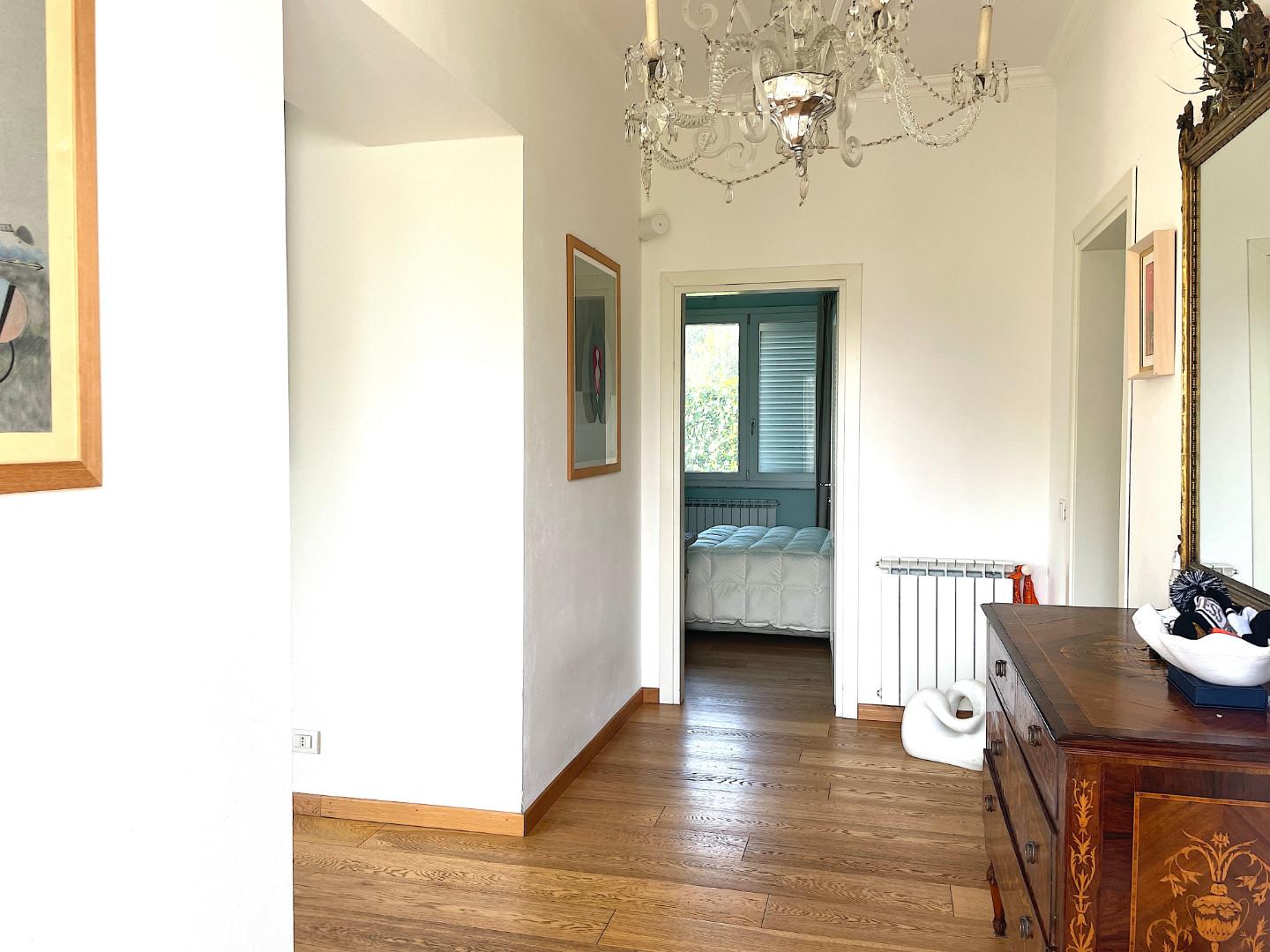 Immagine 26 di Appartamento in vendita  a Pietrasanta