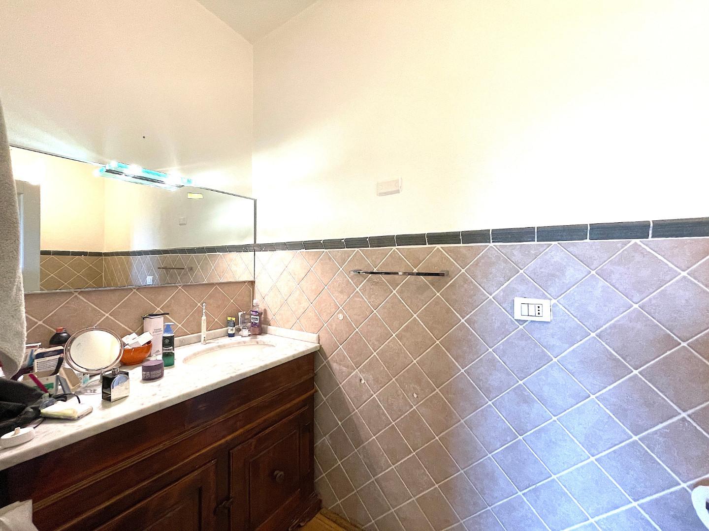 Immagine 13 di Appartamento in vendita  a Pietrasanta