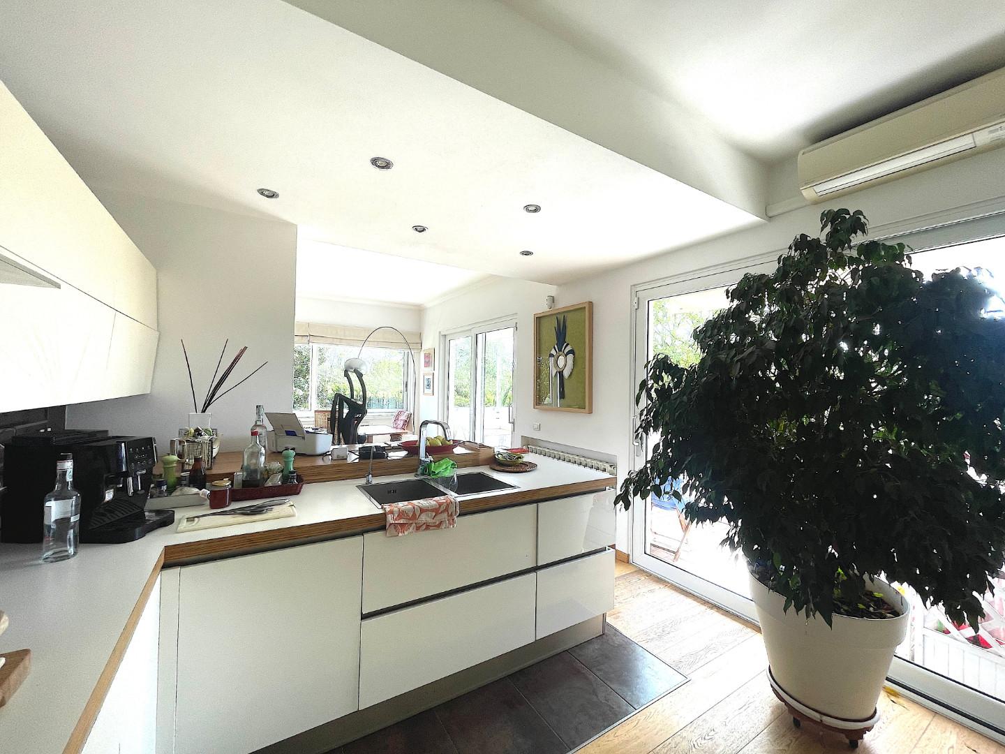 Immagine 8 di Appartamento in vendita  a Pietrasanta