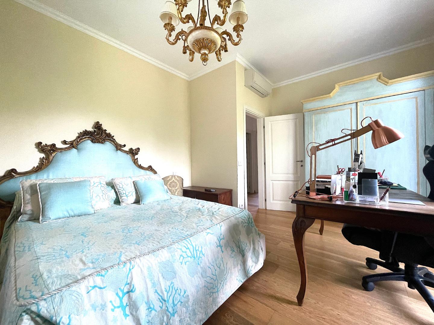 Immagine 19 di Appartamento in vendita  a Pietrasanta