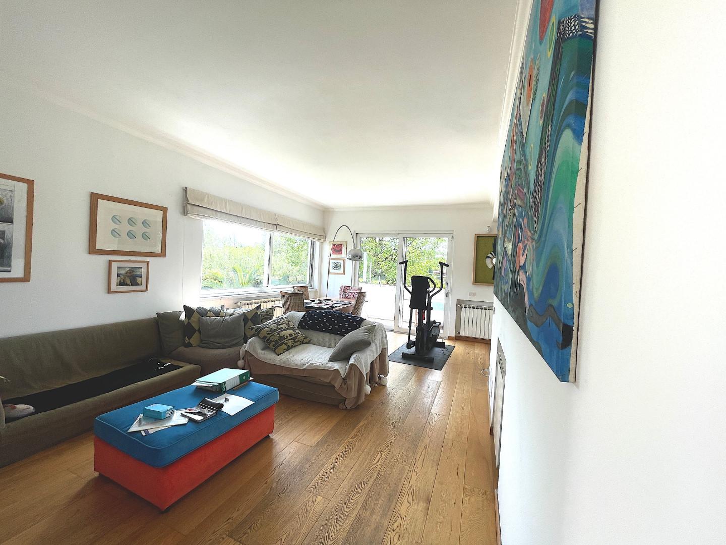 Immagine 10 di Appartamento in vendita  a Pietrasanta