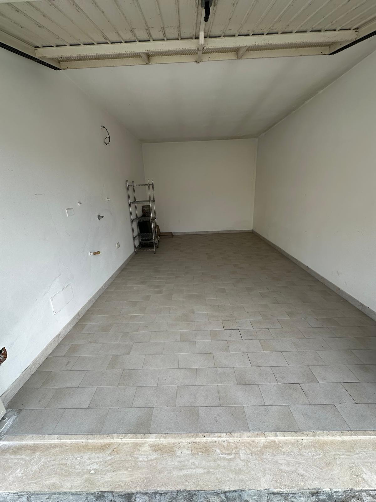 Immagine 13 di Appartamento in vendita  a Campiglia Marittima