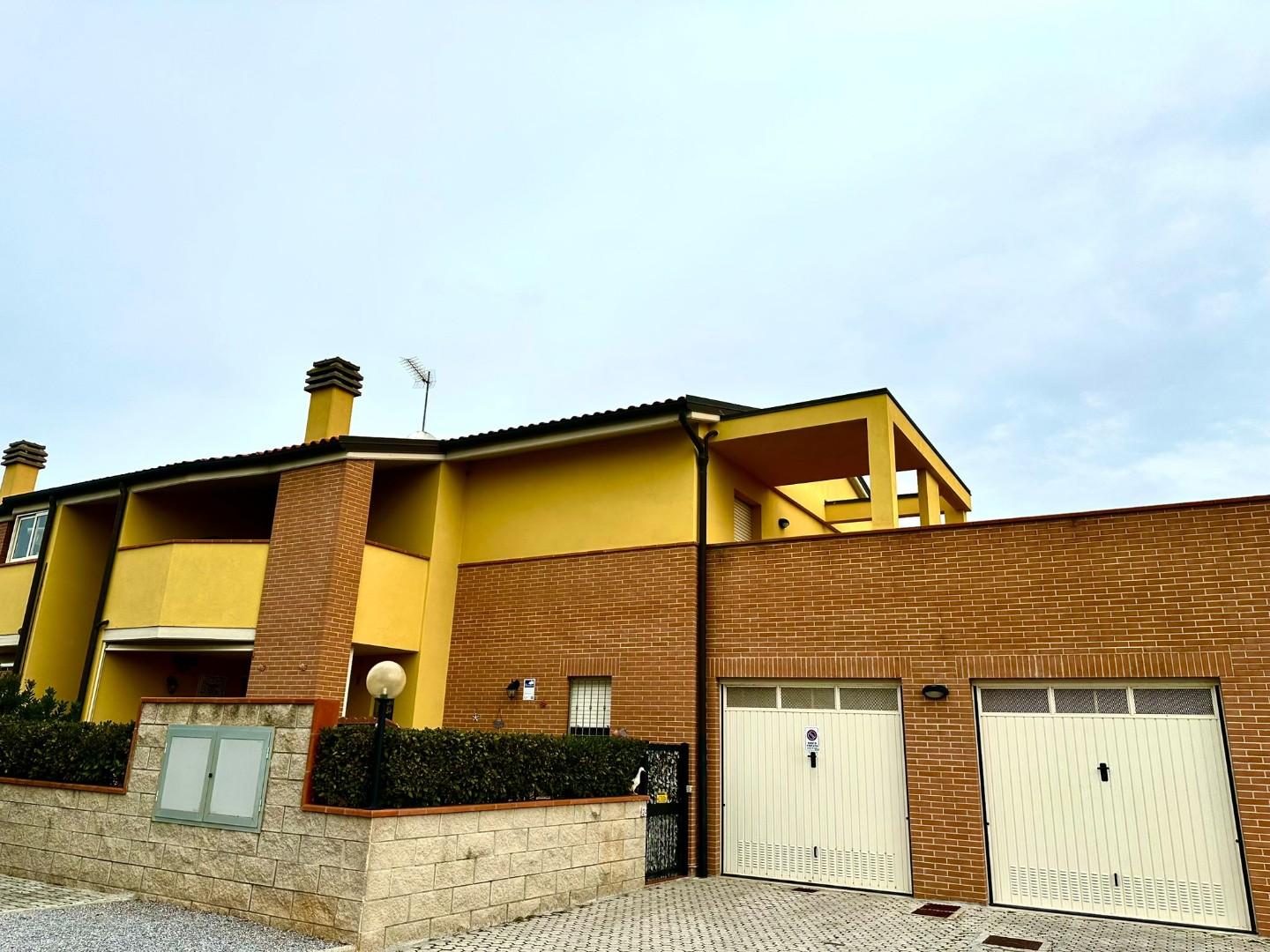 Immagine 14 di Appartamento in vendita  a Campiglia Marittima