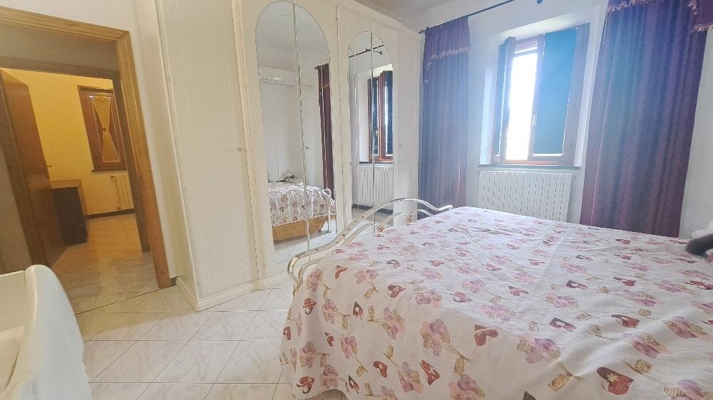 Immagine 36 di Casa colonica in vendita  a Pontedera