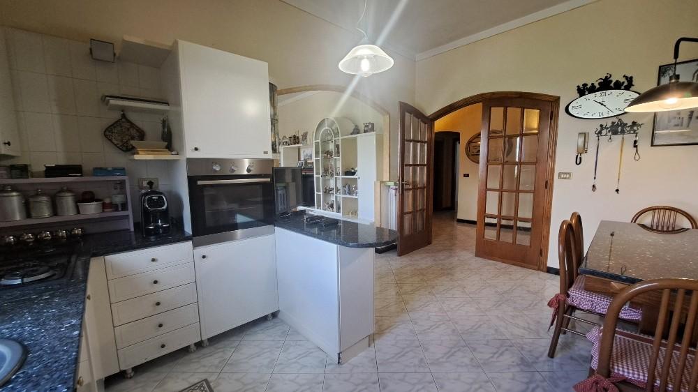 Immagine 16 di Casa colonica in vendita  a Pontedera