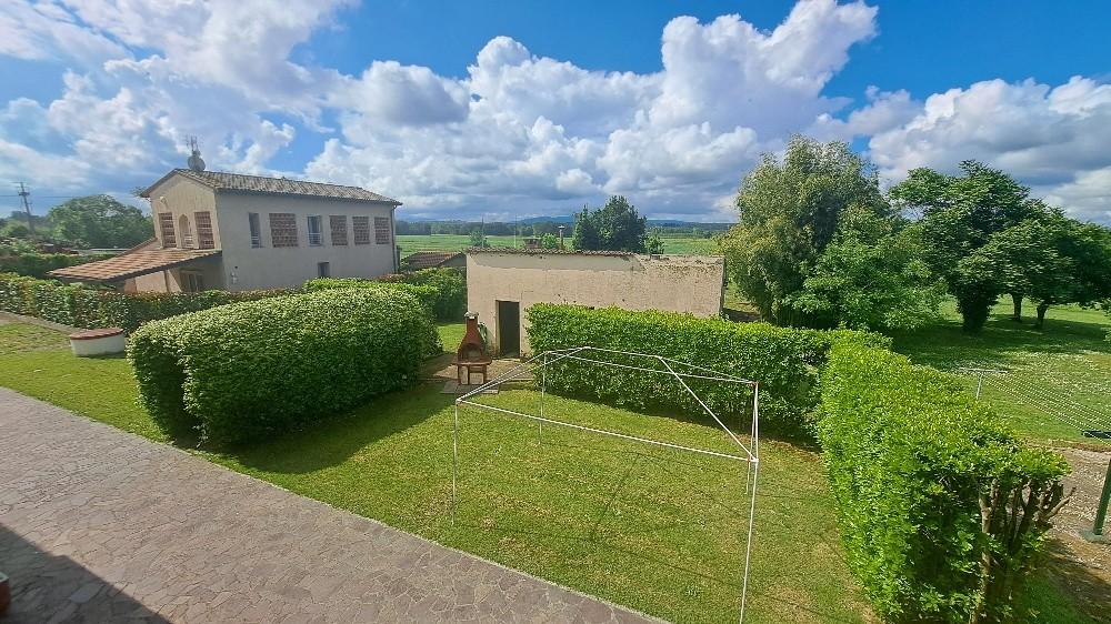 Immagine 5 di Casa colonica in vendita  a Pontedera