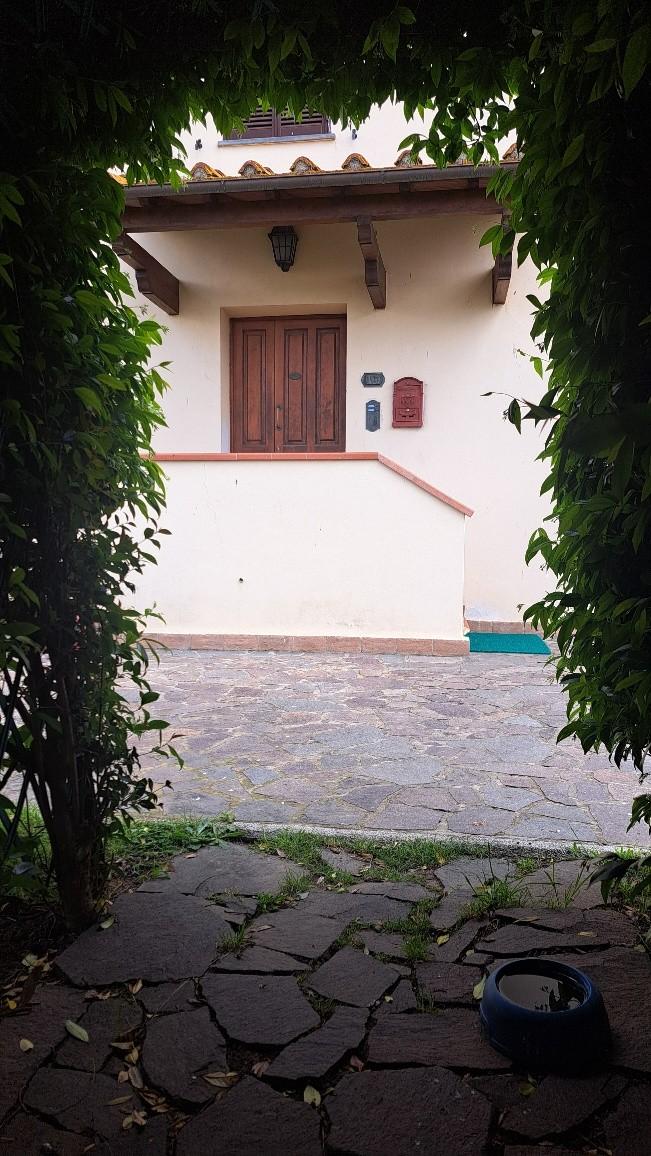 Immagine 52 di Casa colonica in vendita  a Pontedera