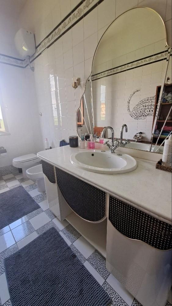 Immagine 33 di Casa colonica in vendita  a Pontedera