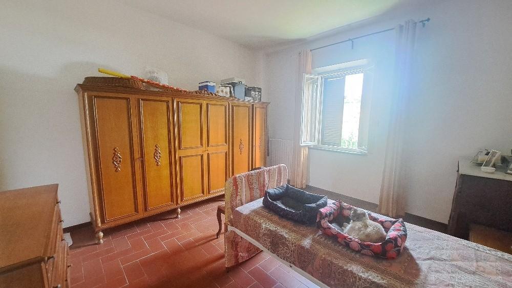 Immagine 30 di Casa colonica in vendita  a Pontedera