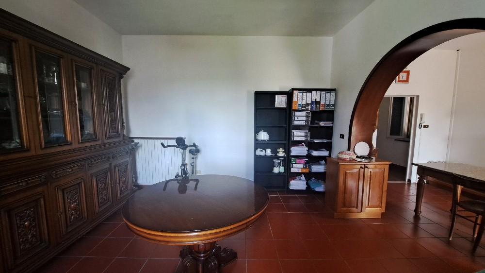 Immagine 22 di Casa colonica in vendita  a Pontedera