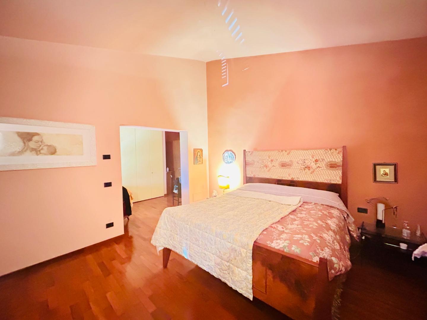 Immagine 14 di Villa in vendita  a San Miniato