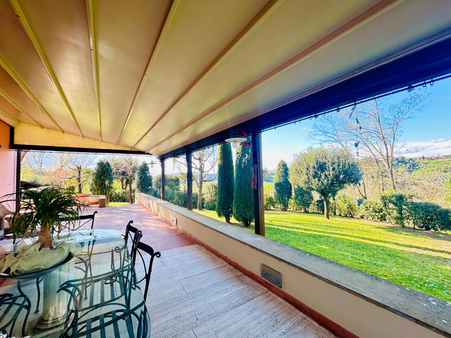 Immagine 20 di Villa in vendita  a San Miniato