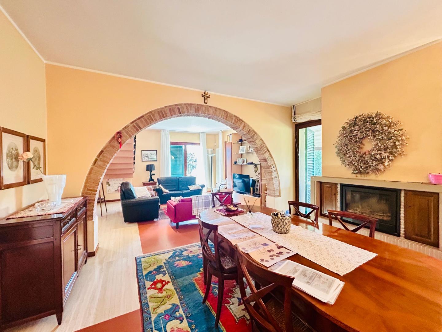 Immagine 8 di Villa in vendita  a San Miniato