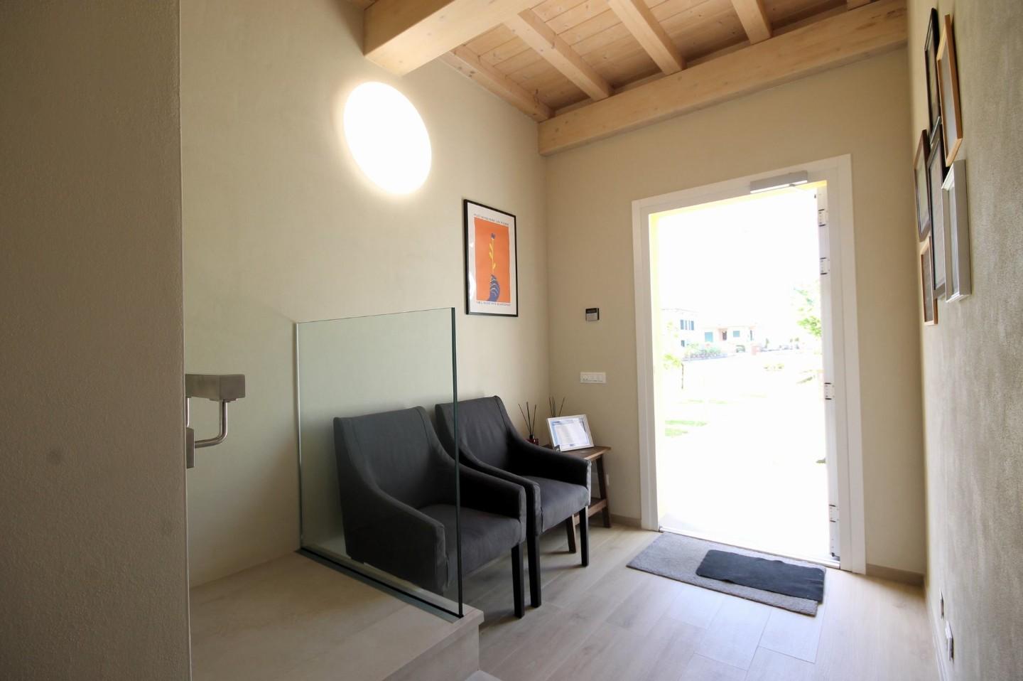 Immagine 7 di Ufficio in affitto  a Capannori