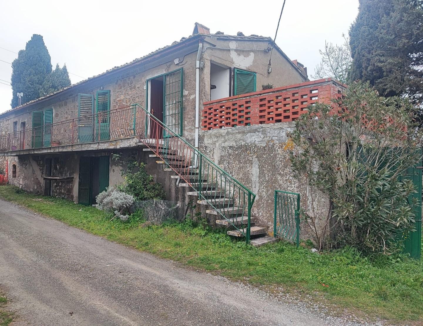Immagine 38 di Porzione di casa in vendita  a Lajatico