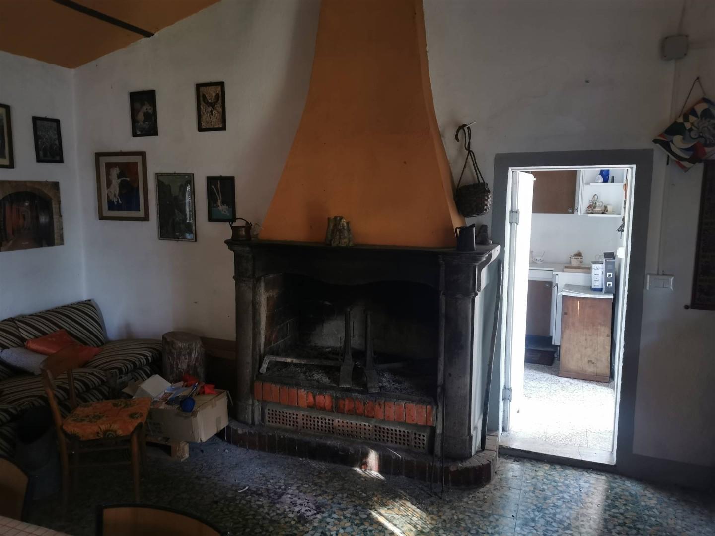 Immagine 5 di Porzione di casa in vendita  a Lajatico