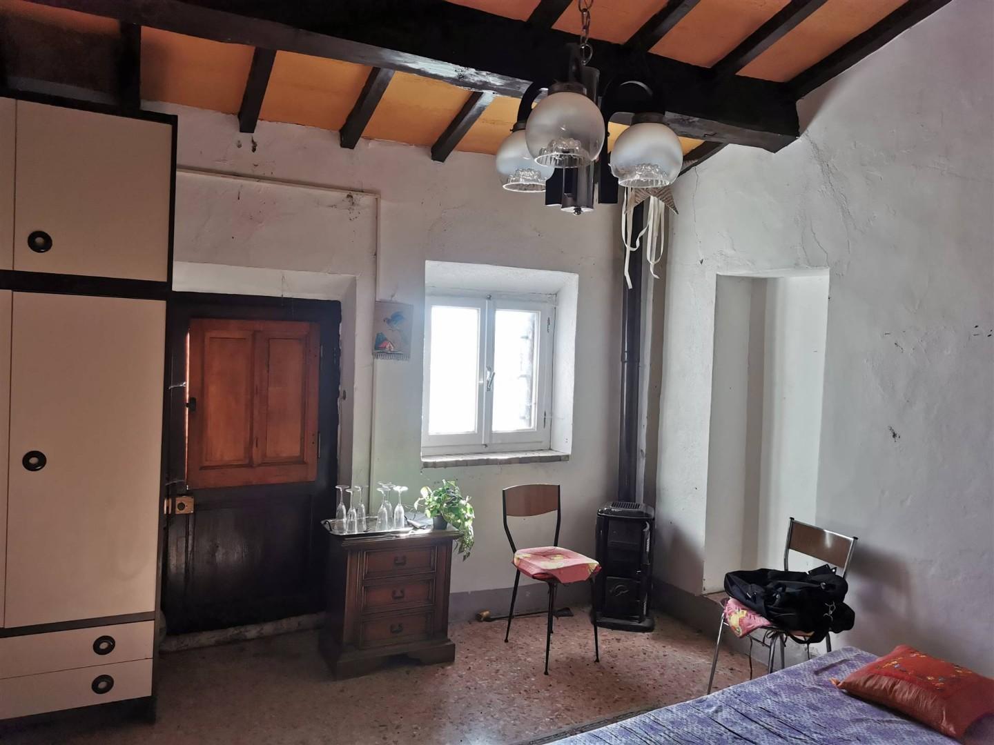 Immagine 4 di Porzione di casa in vendita  a Lajatico