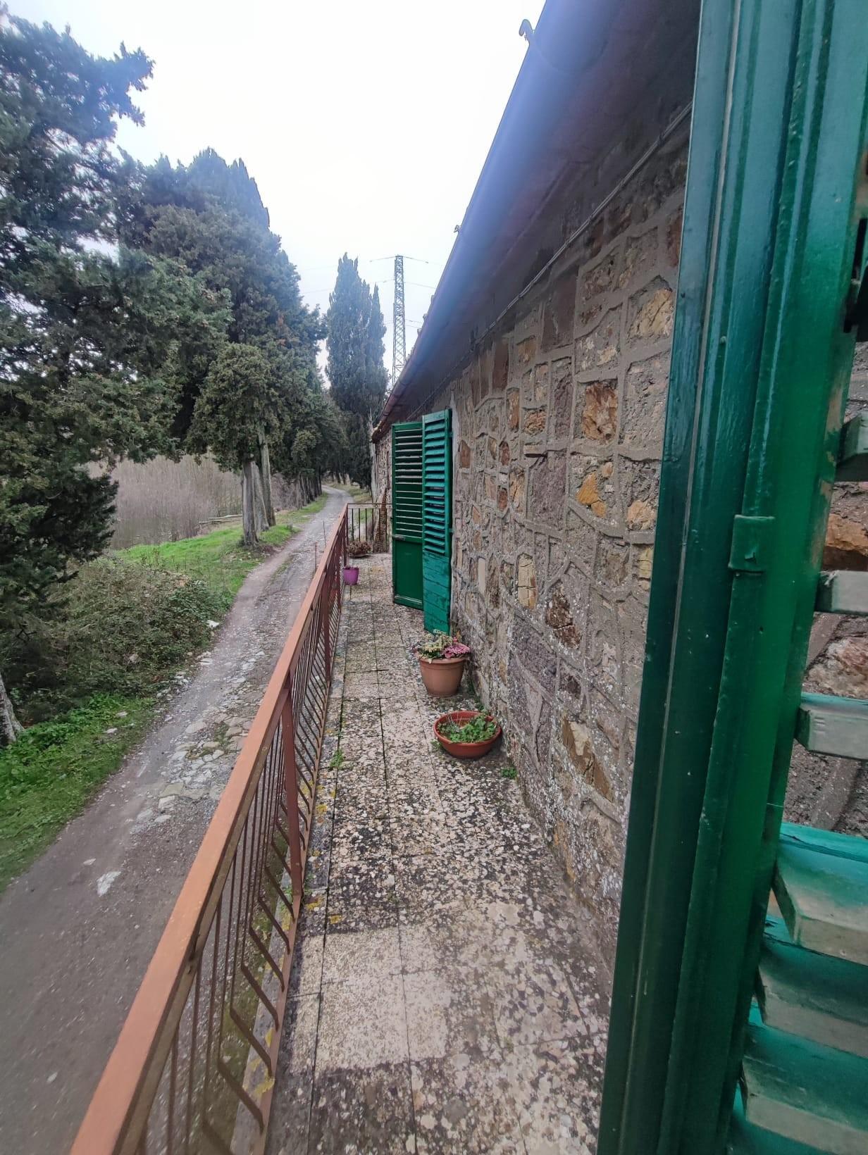 Immagine 37 di Porzione di casa in vendita  a Lajatico