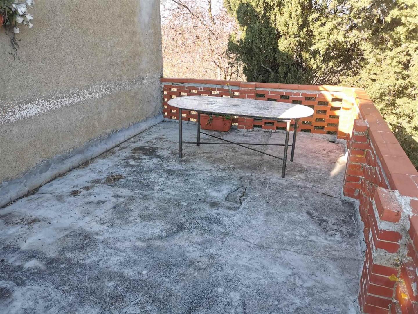 Immagine 10 di Porzione di casa in vendita  a Lajatico