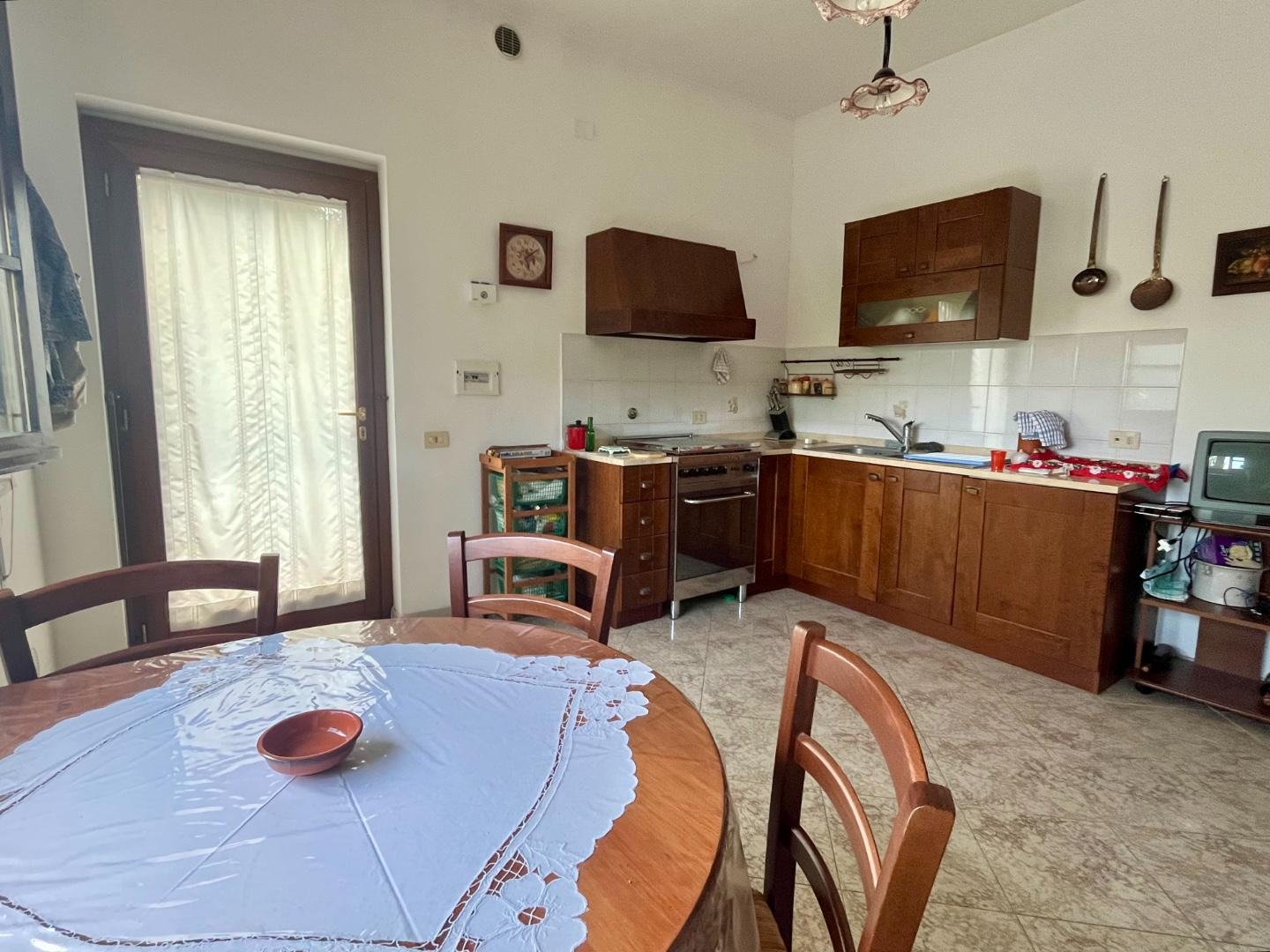 Immagine 11 di Appartamento in vendita  a Asciano