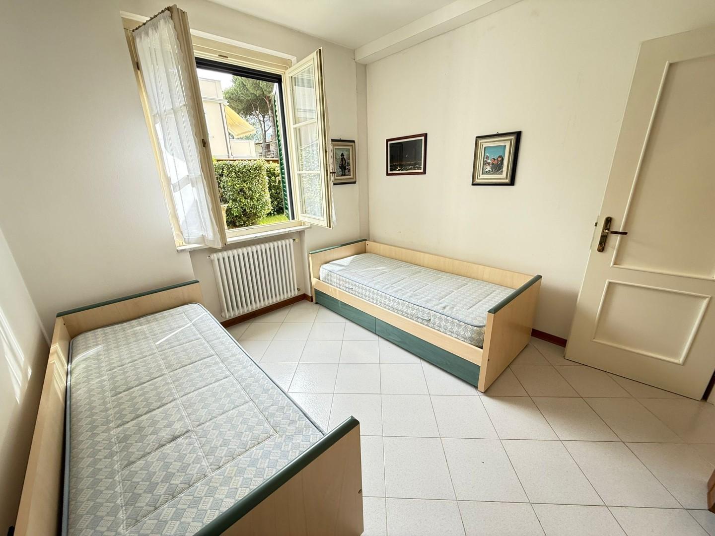 Immagine 3 di Appartamento in vendita  a Massa