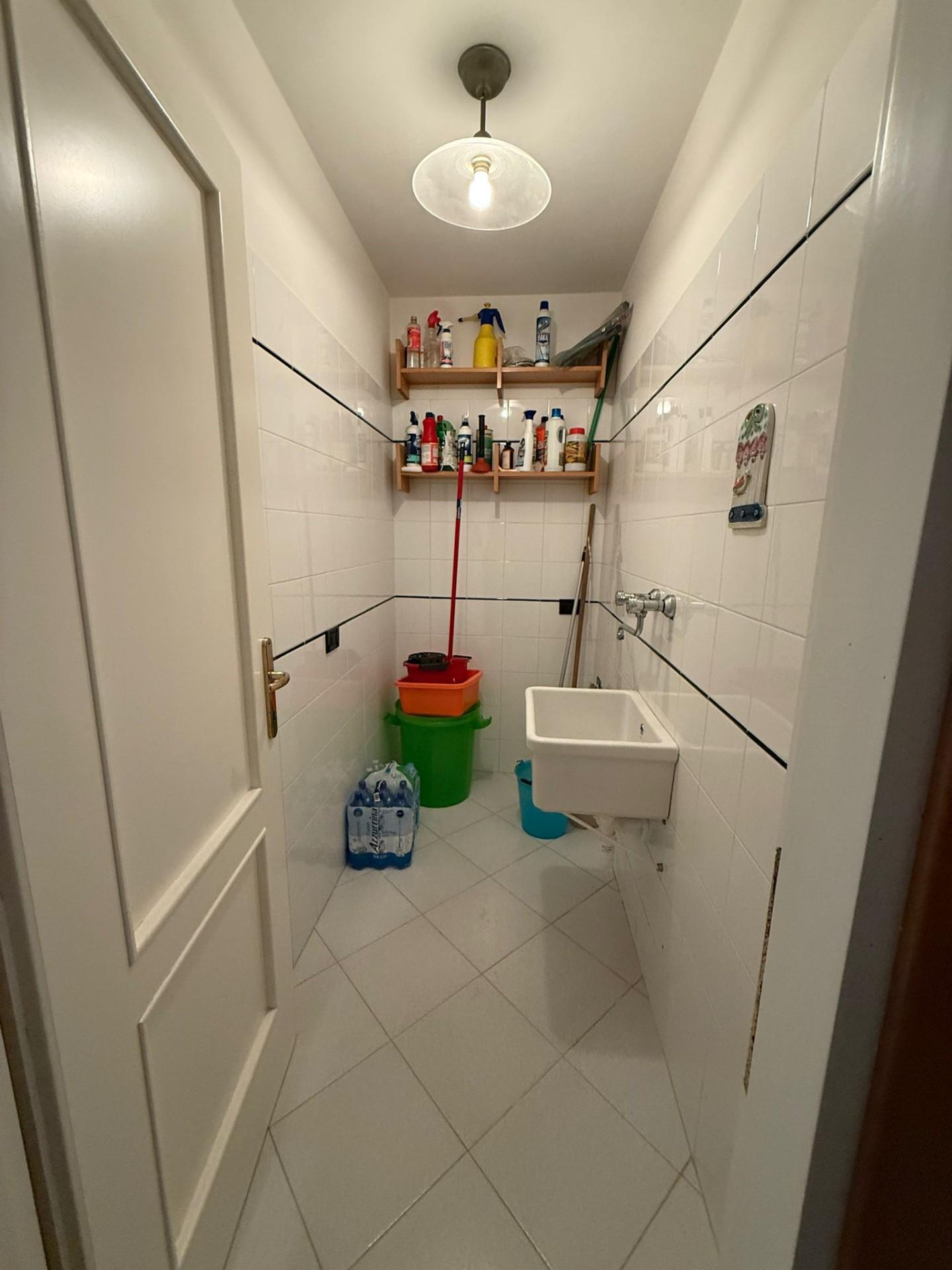 Immagine 5 di Appartamento in vendita  a Massa