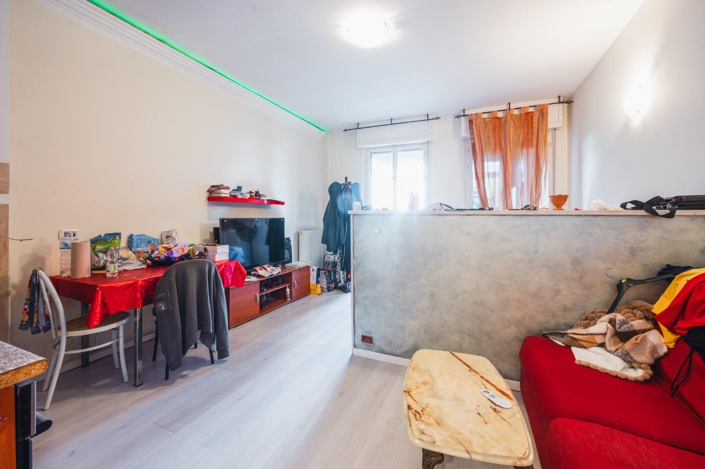 Immagine 2 di Appartamento in vendita  a Reggio Nell'emilia