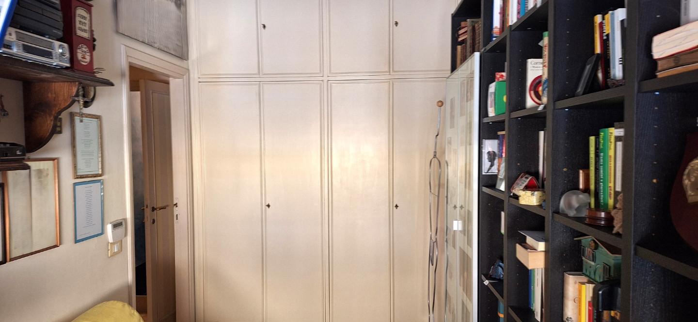 Immagine 28 di Appartamento in vendita  a Livorno